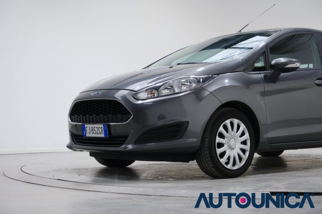 FORD Fiesta usata, con USB