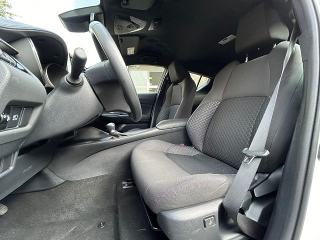 TOYOTA C-HR usata, con Park Distance Control