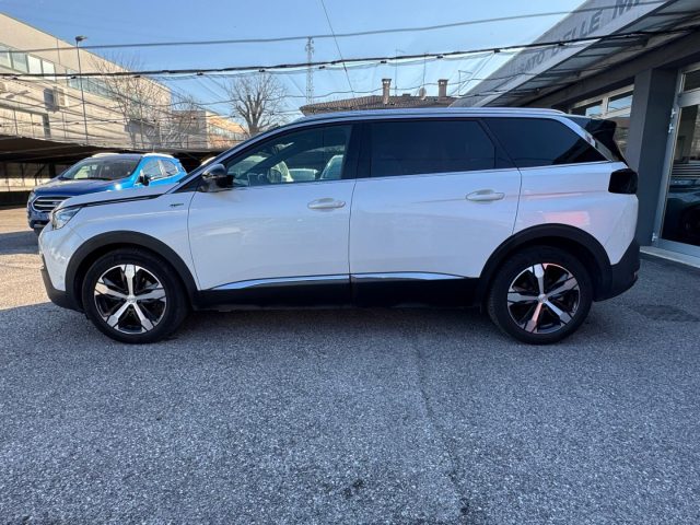 PEUGEOT 5008 usata, con Cerchi in lega