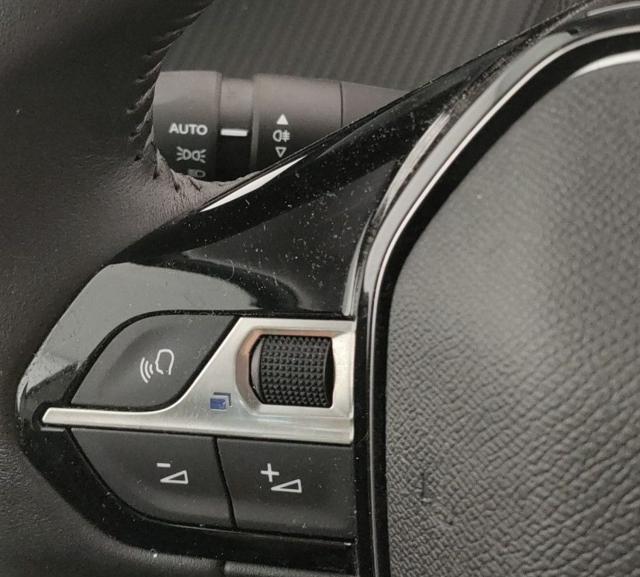 PEUGEOT 208 usata, con Park Distance Control