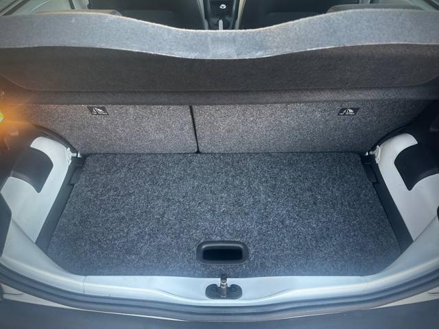 VOLKSWAGEN up! usata 30