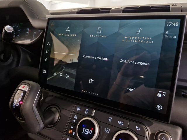 LAND ROVER Defender usata, con Sistema di navigazione