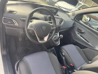 LANCIA Ypsilon usata, con Luci diurne LED