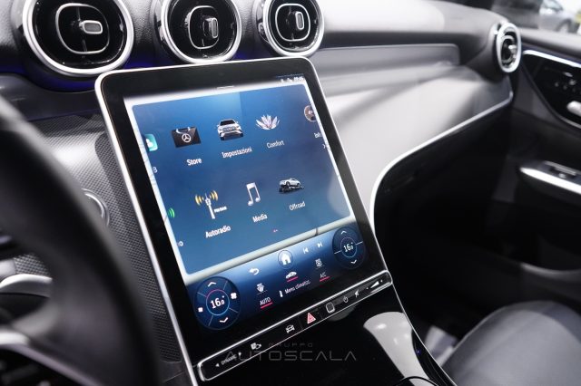 MERCEDES-BENZ GLC 220 usata, con Touch screen