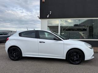 ALFA ROMEO Giulietta usata, con Autoradio