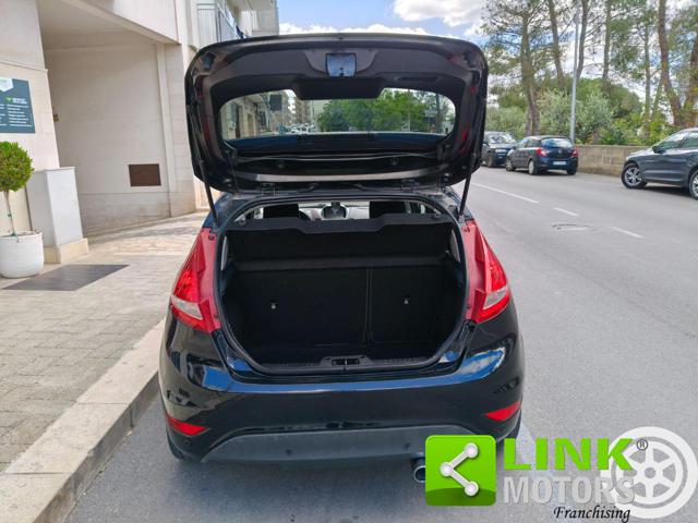 FORD Fiesta usata, con USB