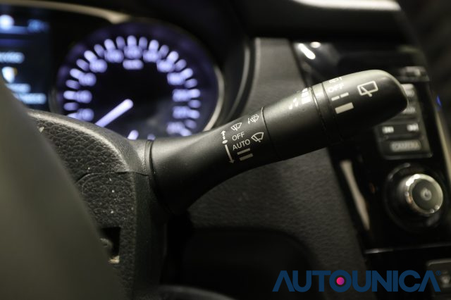 NISSAN X-Trail usata, con USB