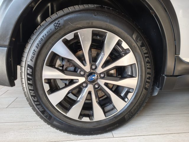 SUBARU OUTBACK usata, con Autoradio