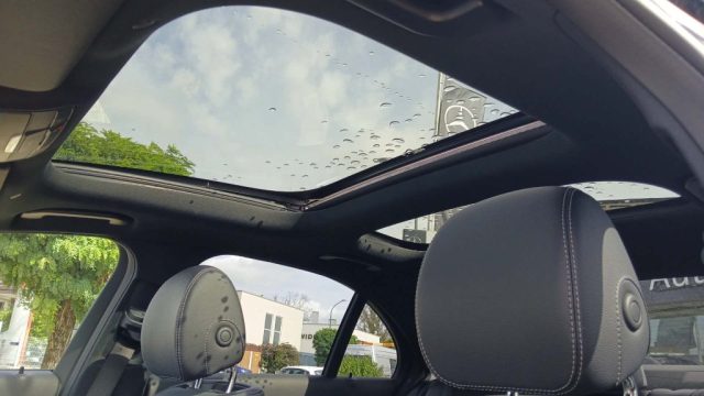 MERCEDES-BENZ E 220 usata, con Climatizzatore