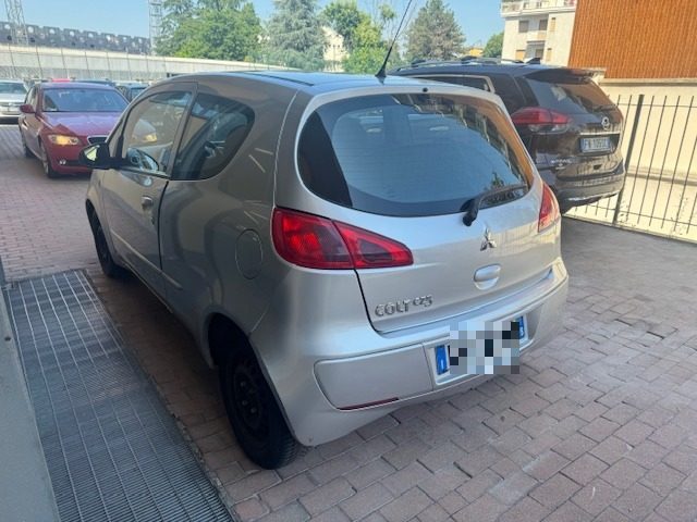MITSUBISHI Colt usata, con Autoradio