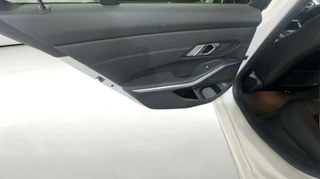 BMW 320 usata, con Servosterzo