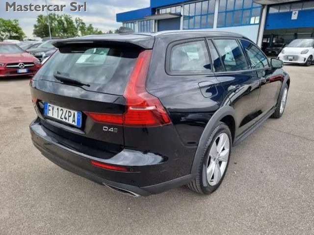 VOLVO V60 Cross Country usata, con Antifurto