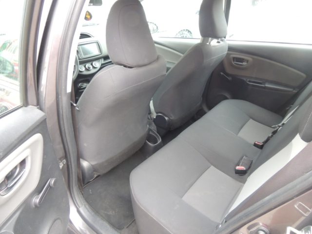 TOYOTA Yaris usata, con Specchietti laterali elettrici