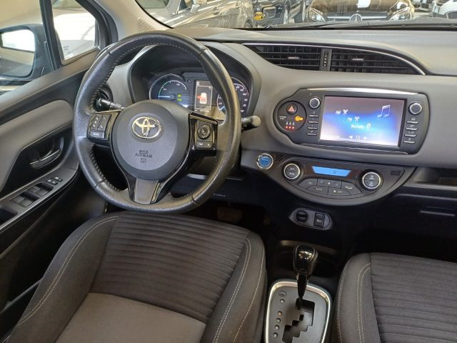 TOYOTA Yaris usata, con Fari Xenon