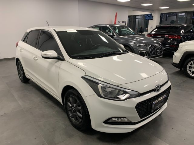 HYUNDAI i20 usata, con Controllo elettronico della corsia