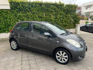 TOYOTA Yaris usata, con Airbag