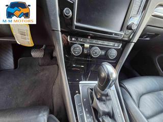 VOLKSWAGEN Golf usata, con Airbag testa