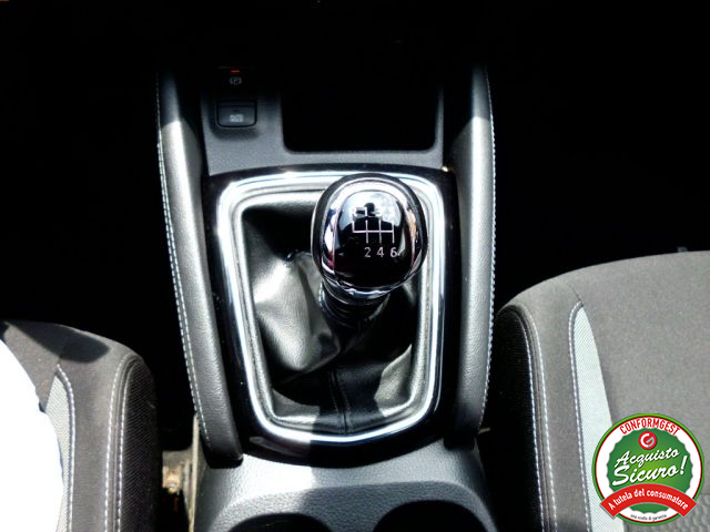 NISSAN Qashqai usata, con USB