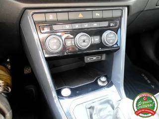 VOLKSWAGEN T-Roc usata, con Volante in pelle
