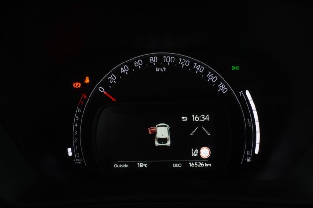 TOYOTA Aygo X usata 7