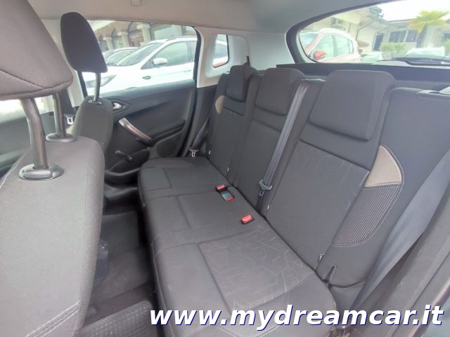 PEUGEOT 2008 usata, con Airbag testa