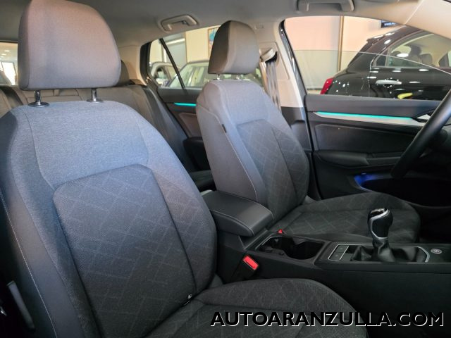 VOLKSWAGEN Golf usata, con Touch screen