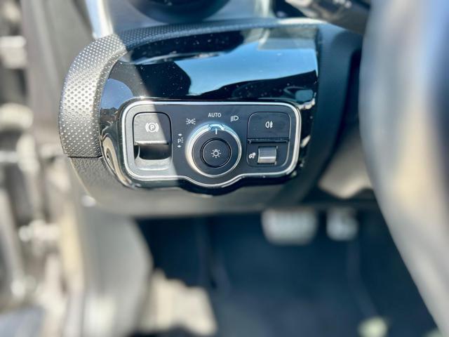 MERCEDES-BENZ CLA 200 usata, con Telecamera per parcheggio assistito