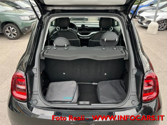 FIAT 500e usata, con Specchietti laterali elettrici