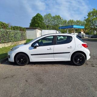 PEUGEOT 207 usata, con Autoradio