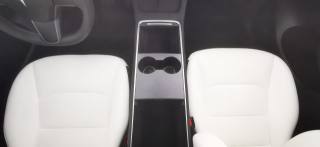 TESLA Model Y usata, con Specchietti laterali elettrici