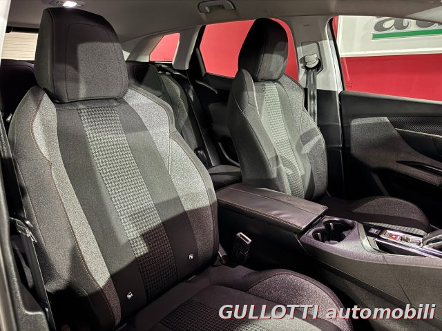PEUGEOT 3008 usata, con Volante in pelle