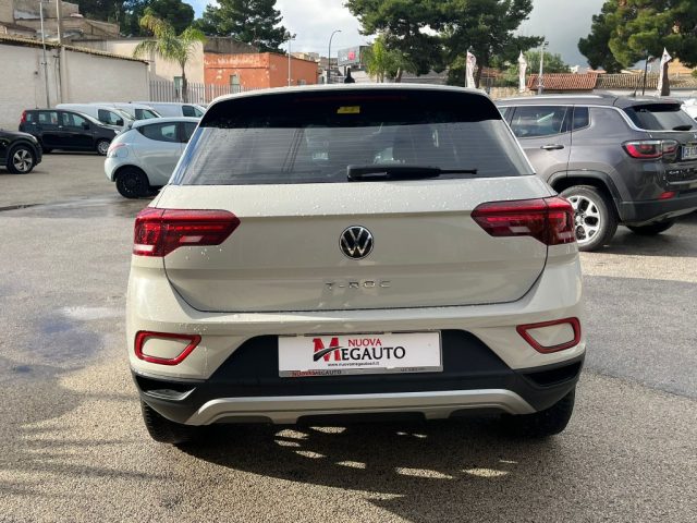 VOLKSWAGEN T-Roc usata, con Autoradio