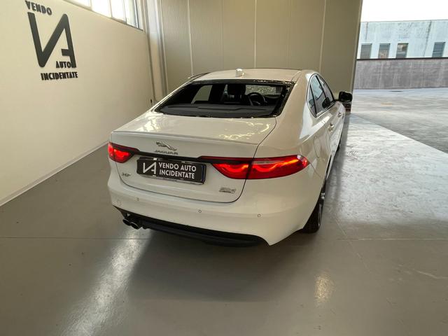 JAGUAR XF usata, con Autoradio