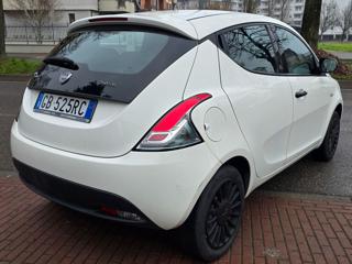 LANCIA Ypsilon usata, con Autoradio