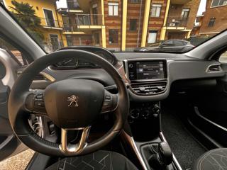 PEUGEOT 2008 usata, con Cruise Control