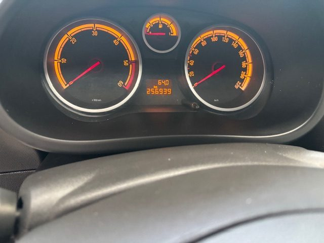 OPEL Corsa usata, con Climatizzatore