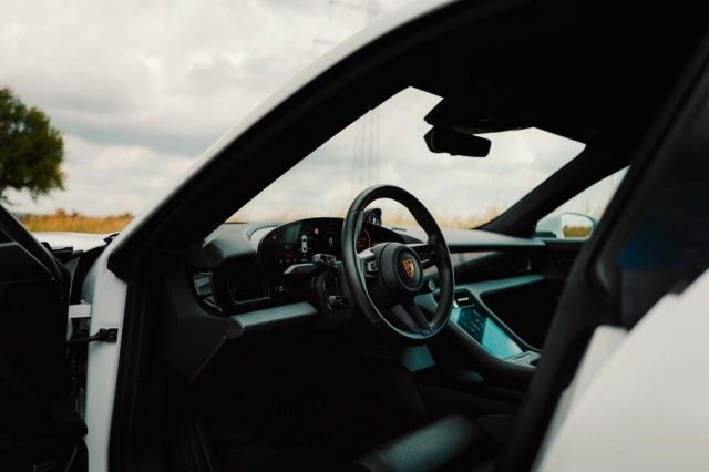 PORSCHE Taycan usata, con ESP
