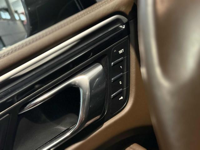 PORSCHE Macan usata, con Fari LED