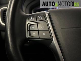 VOLVO V40 Cross Country usata, con Interni in pelle