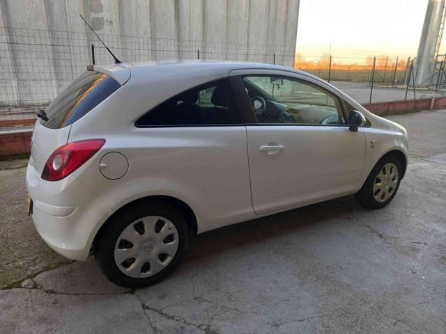 OPEL Corsa usata, con Autoradio