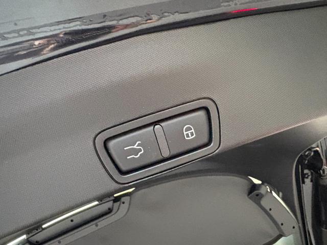 ALFA ROMEO Stelvio usata, con Autoradio digitale