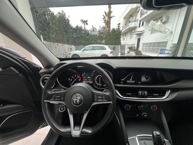 ALFA ROMEO Stelvio usata, con Autoradio digitale