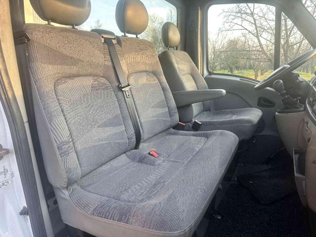 RENAULT Trafic usata 11