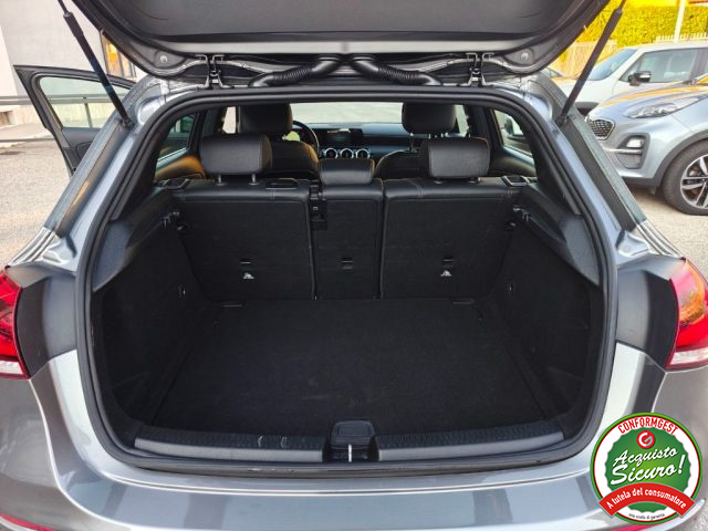 MERCEDES-BENZ A 180 usata, con Touch screen