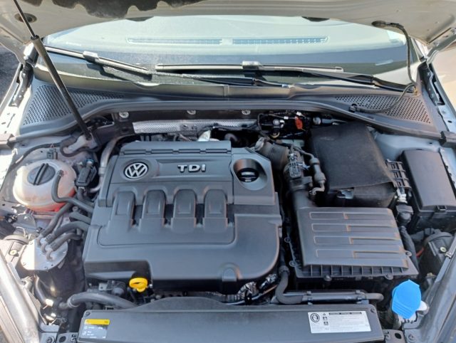 VOLKSWAGEN Golf usata, con Touch screen