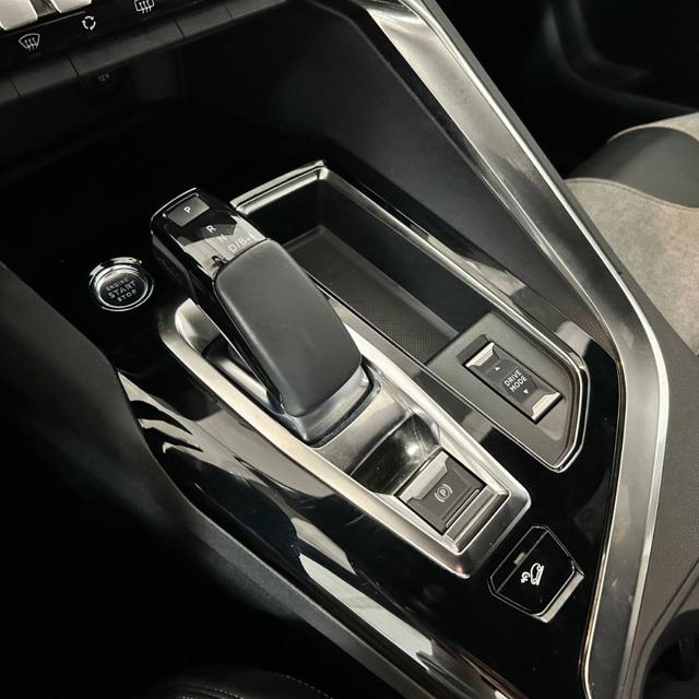 PEUGEOT 3008 usata, con Luci diurne LED