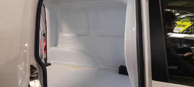 VOLKSWAGEN Caddy usata 18