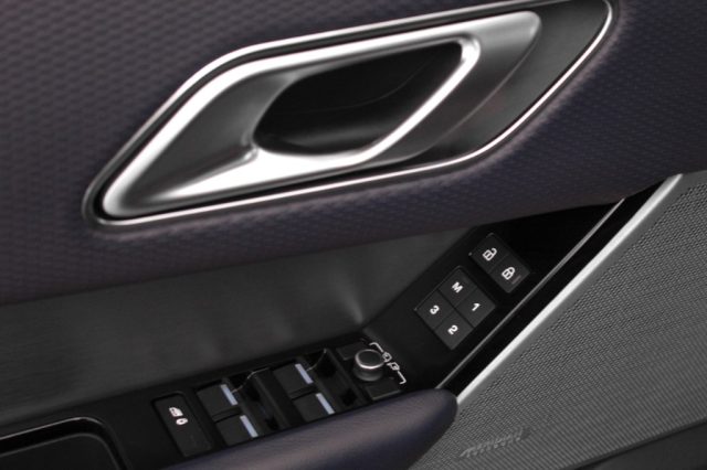 LAND ROVER Range Rover Velar usata, con Servosterzo