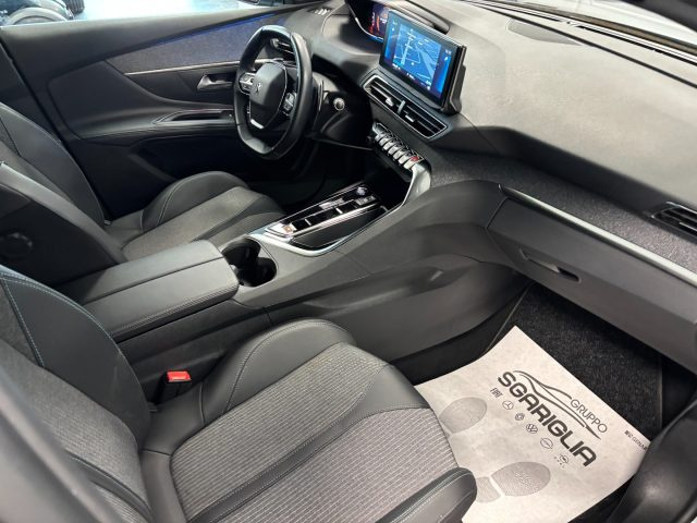 PEUGEOT 5008 usata, con Cerchi in lega
