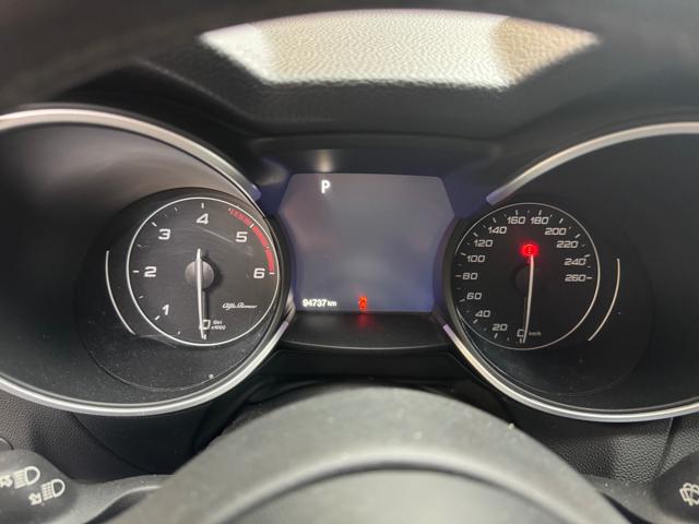 ALFA ROMEO Stelvio usata, con Gancio traino